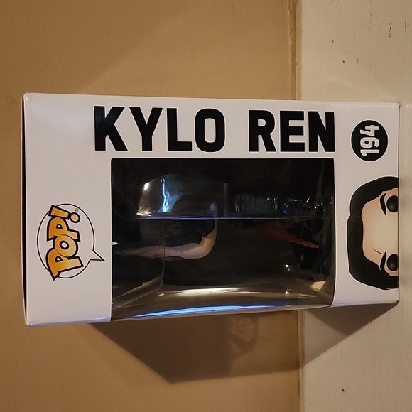 Funko Pop Kylo Ren No. 194 Funko Pop Star Wars - Picture 2 of 4
